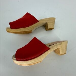 NWOT BRYR Red Leather Wooden Heels Clogs Women’s Size 40